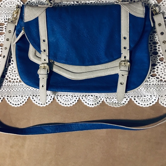 Steve Madden Blue Messenger Bag! 🌟 - Picture 7 of 8